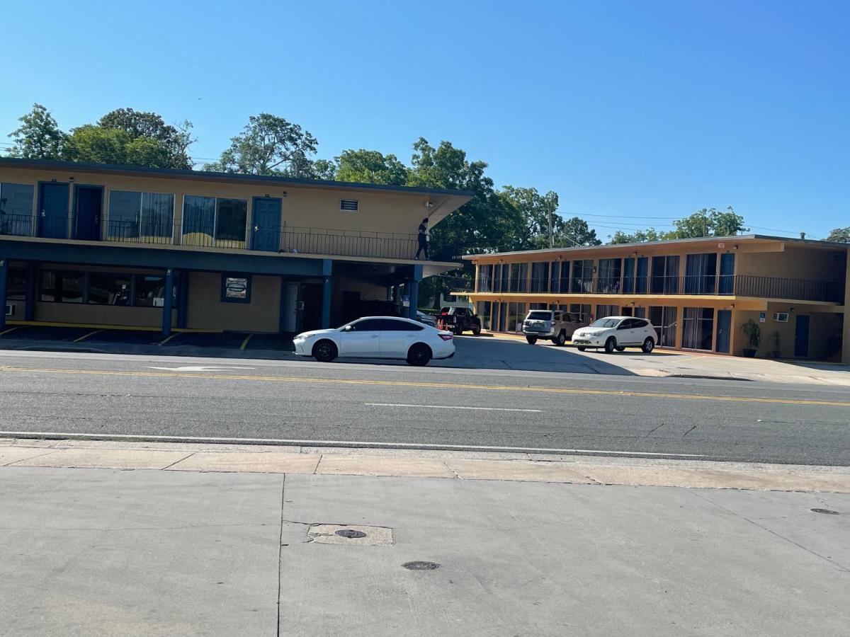 Royal Inn Live Oak Exterior foto